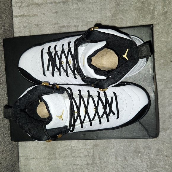 Air Jordan 12 Retro - Picture 4 of 7
